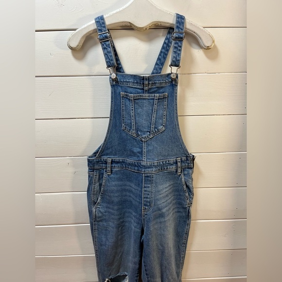 OLD NAVY - Distressed Denim Overalls with Side Zip - Size 8 Petite - Picture 5 of 12